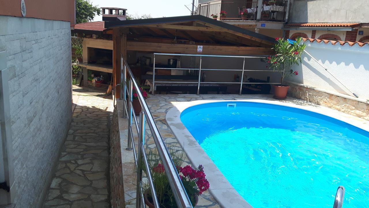 אומאג Apartments Val מראה חיצוני תמונה